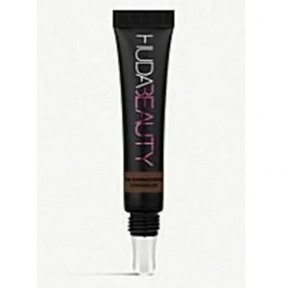 HUDA BEAUTY The Overachievers Concealer High Coverage ( Chocolate Chip 38R)